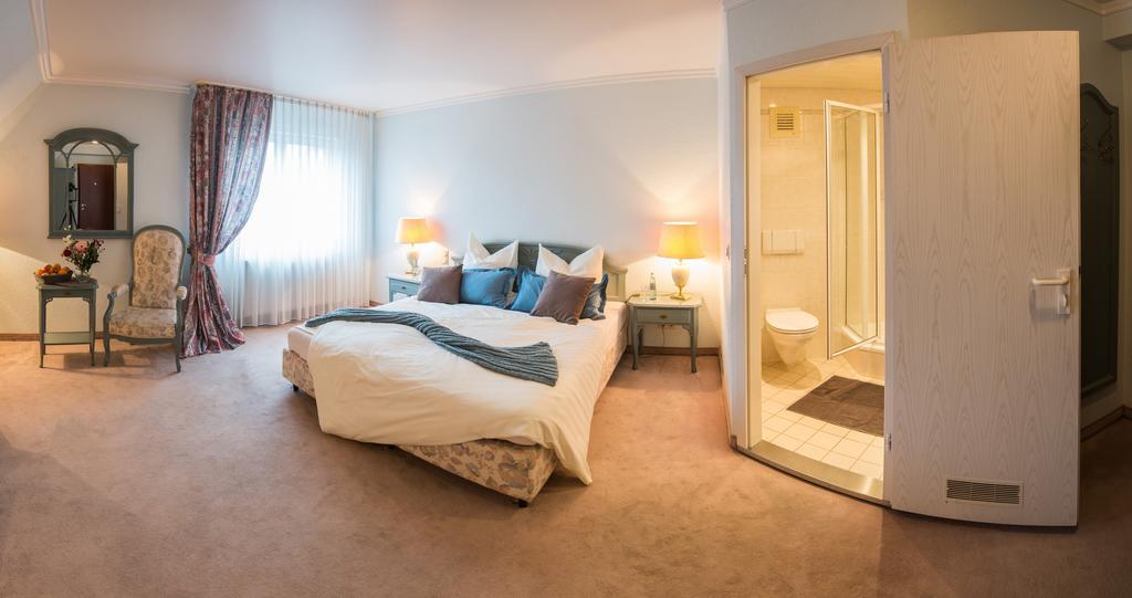 Hotel & Restaurant Zum Vater Rhein Monheim am Rhein Habitación foto