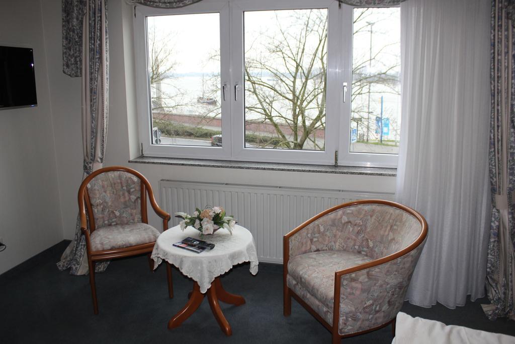 Hotel & Restaurant Zum Vater Rhein Monheim am Rhein Habitación foto